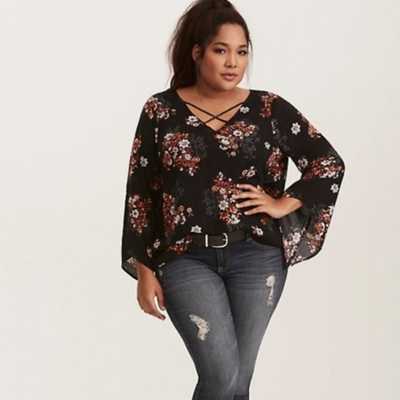 Torrid FLORAL PRINT BELL SLEEVE CHALLIS BLOUSE - Picture 11 of 11